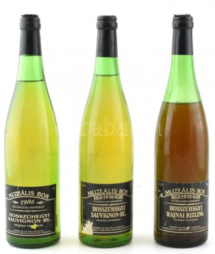1975-76-85 Hosszúhegyi Sauvignon Blanc és Hosszúhegyi Rajnai rizling, kartondobozban. 0,7l