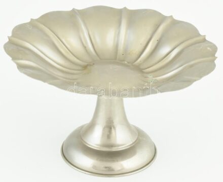 Fém kínálótál, jelzés nélkül, kopott, m:15cm