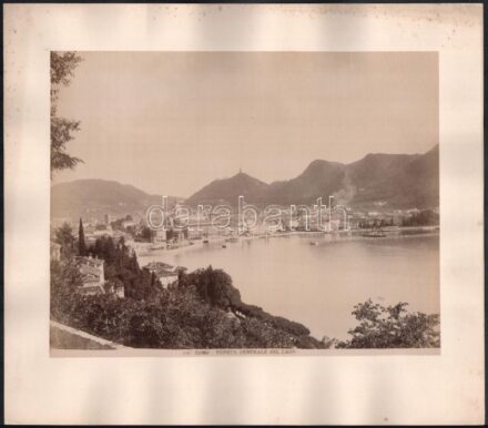 cca 1900 Como, kilátás a Comói-tóval, kartonra kasírozott fotó, 27x21 cm / Como, Veduta generale del lago / Como, general view with the lake, vintage photo, 27x21 cm