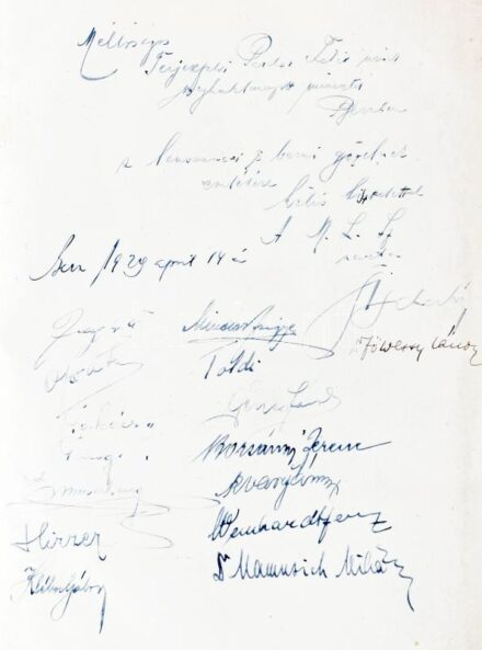 A magyar futball és a Magyar Labdarúgók Szövetsége. 1897-1901-1925. Szerk.: Földessy János. Bp., 1926., Magyar Labdarúgók Szövetsége, (Hornyánszky Viktor-ny.), 670 p.+ 3 (kihajtható táblák) t. Első kiadás. Nagyon gazdag
