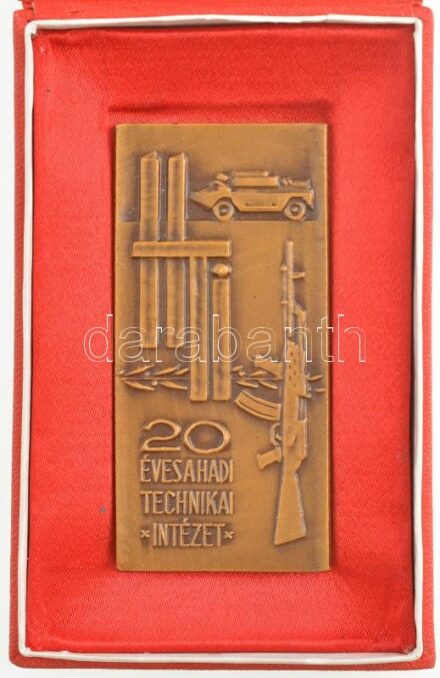 1968. '20 éves a Haditechnikai Intézet' egyoldalas bronz emlékplakett, eredeti tokban (82x39mm) T:1-
