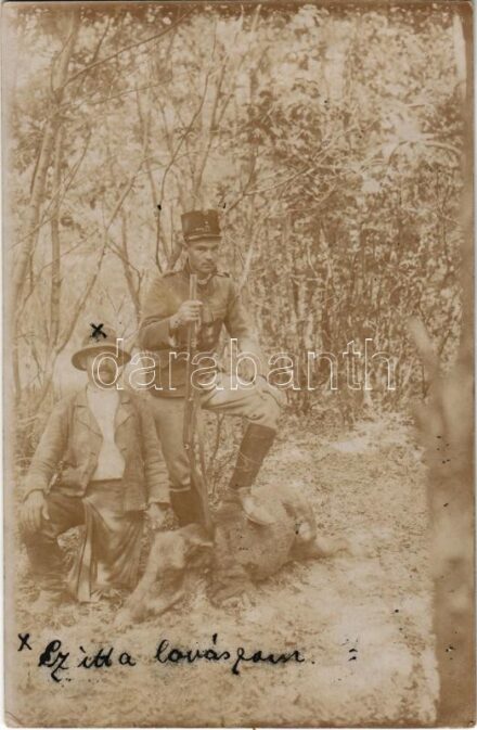 1915 Moraván, Morovan, Moravany nad Váhom (Nyitra); vadász lovásszal / hunter. photo (EK)