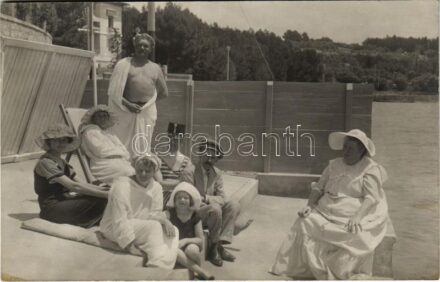 1912 Grado, Cigale, családi nyaralás a strandon / family holiday on the beach. photo