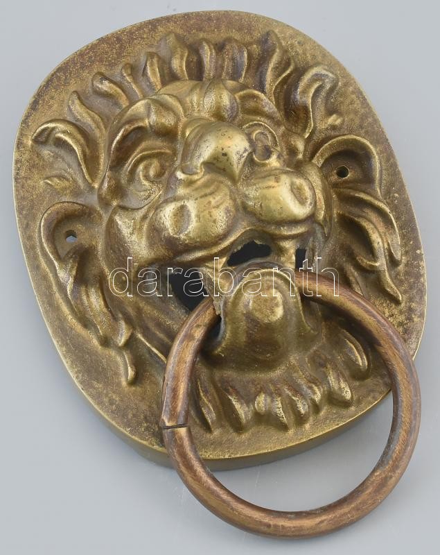 Oroszlánfejes kopogtató, öntött bronz, hozzá való csavarokkal, 13,5x11 cm