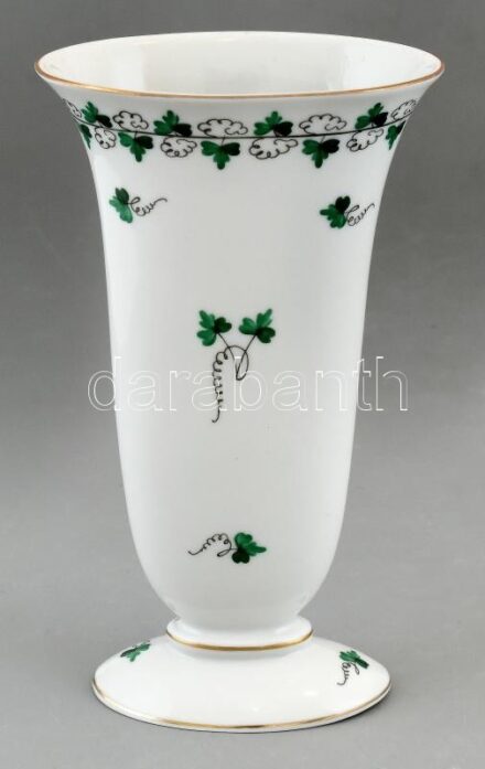 Herendi petrezselyem mintás váza, kézzel festett porcelán, jelzett, kopásnyomokkal, m:18cm
