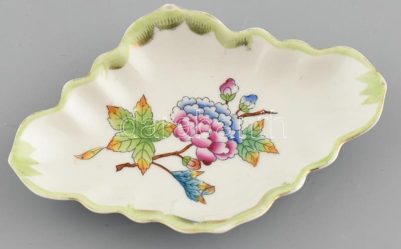 Herendi Viktória mintás tálka, kézzel festett, jelzett, kopott, apró lepattanás, 13x9cm