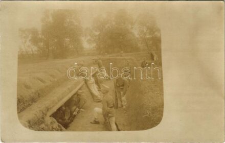 Első világháborús osztrák-magyar katonák lövészárokban / WWI K.u.k. military trench with soldiers. photo
