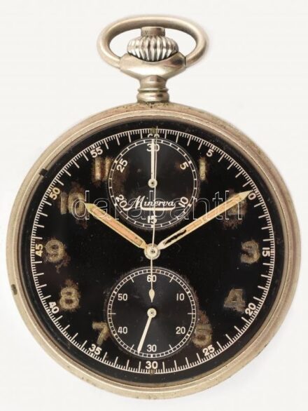 II. világháborús Minerva katonai, kronográfos zsebóra. Működő, jó állapotban, számlapon az óra számjegyek korrodáltak. / Wold War II. Minerva German military pocket watch with cronograph. Working well, numerals on dial are worn. d: 50
