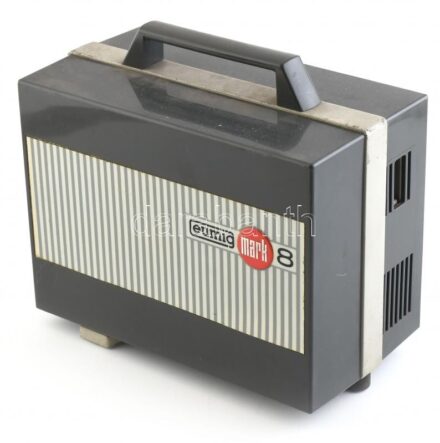 Eumig 8 super 8-as vetítőgép egy filmmel. Működőképes