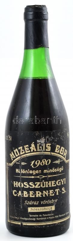 1980 Hosszúhegyi Cabernet Sauvignon 1980, muzeális bor, hajós-bajai borvidék, szakszerűen tárolt bontatlan palack vörösbor, kopott, sérült címkével, 0,75l.
