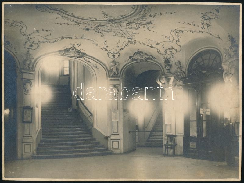 cca 1929 Munkácsi Márton (1896-1963) fotóriporter pecsétjével jelzett vintage fotó, ezüstzselatinos fotópapíron, 23x17,5 cm