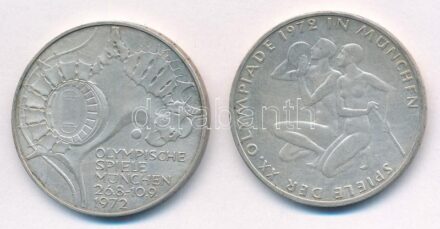 NSZK 1972F 10M Ag 'Müncheni Olimpia - térdelő atléták' + 1972F 10M Ag 'Müncheni Olimpia - Stadion' T:1-,2 patina FRG 1972F 10 Mark Ag 'Munich Olympics - Athletes kneeling' + 1972F 10 Mark Ag 'Münich Olympics - Stadium' C:AU,XF