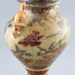 Japán, szatcuma jellegű fedeles urnaváza, kézzel festett, jelzett, m:38cm - Image 2