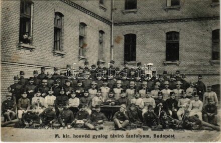 1911/1912 Budapest, M. kir. honvéd gyalog távíró tanfolyam csoportképe. Schäffer Ármin 332. / Hungarian military telegraph cadets (EK)