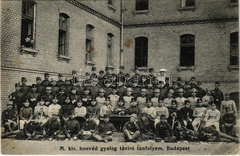 1911/1912 Budapest, M. kir. honvéd gyalog távíró tanfolyam csoportképe. Schäffer Ármin 332. / Hungarian military telegraph cadets (EK)