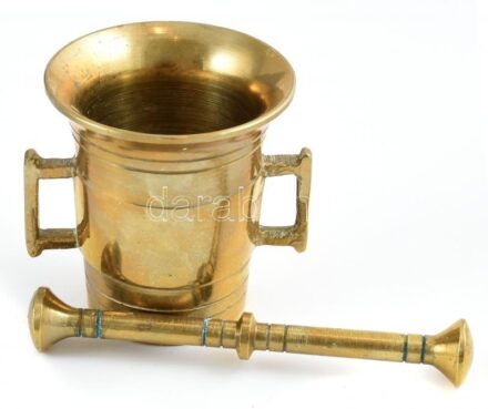 Réz mozsár, törővel, kopásokkal, m: 9 cm, h: 14 cm