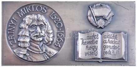 Garamkeszi János (1936-) DN 'Zrínyi Miklós Katonai Akadémia' ezüstözött bronz emlékplakett (51x105mm) T:1-