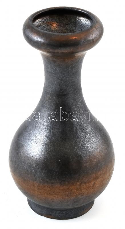 Bod Éva (1924-2004): Mázas kerámia váza, jelzett, kis kopásnyomokkal, m: 24 cm