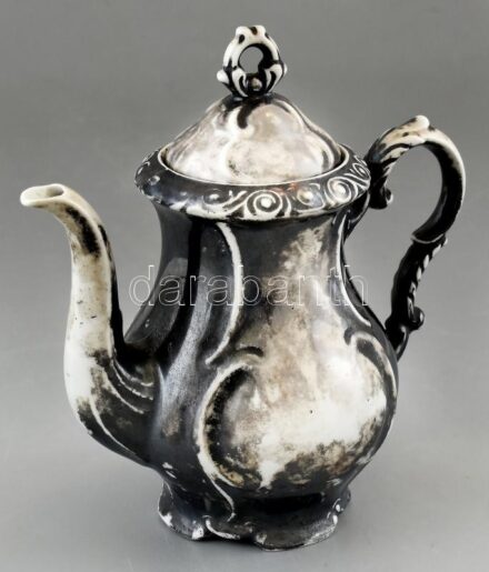 Porcelán kávés kiöntő, jelzés nélkül, kopásnyomokkal, m: 18 cm