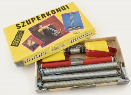 Szuperkondi, retró rugós erősítő, testépítő eszköz, eredeti (sérült) dobozában, a fém részek néhány helyen kissé hajlottak