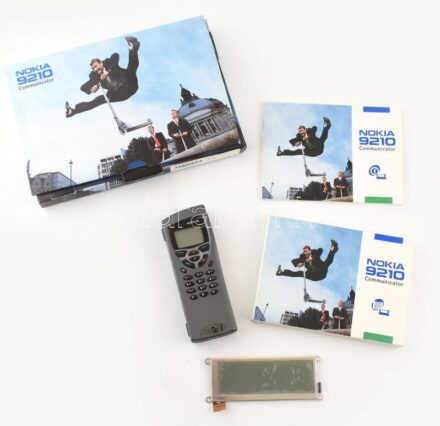 Nokia 9210 retró multifunkciós mobiltelefon, tartozékaival, dobozában, használt állapotban, nem kipróbált