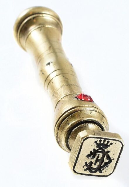 Réz pecsétnyomó, CE monogramma és nemesi koronával, kopásnyomokkal, m:9cm