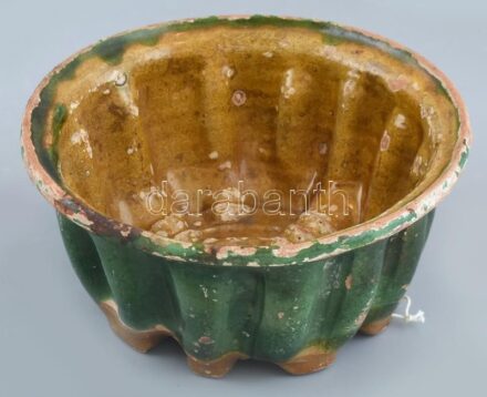 Kuglóf forma, Alföld, 19. század második fele, sérülésekkel, d:22cm
