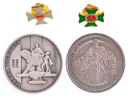 2010. A Magyar Pénzverő és a Münze Österreich közös kiadványa 2010. 'Mária Terézia Rend' Ag emlékérem (20g/0.925/40mm) + 'Szent István Rend' Ag emlékérem (20g/0.999/40mm), tájékoztatóval, tanúsítvánnyal, két miniatűr