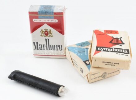 2 pakli Symphonia cigaretta + 1 pakli Marlboro + 1 db fém tölthető öngyújtó