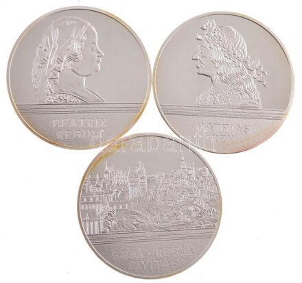 DN 'Reneszánsz szett' kétoldalas ezüstözött Cu-Ni emlékérem sorozat dísztokban, benne 'Mátyás', 'Beatrix', 'Budai vár' (38,61mm) T:PP patina