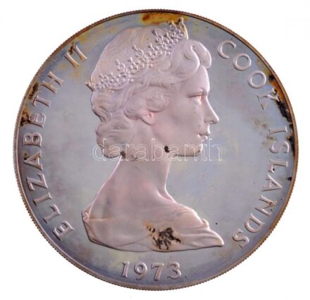 Cook-szigetek 1973. 2$ Ag 'II. Erzsébet megkoronázásának 20. évfordulója' emlékérme eredeti díszdobozban T:PP ujjlenyomat, patina Cook Islands 1973. 2 Dollars Ag '20th Anniversary of the Coronation of Queen Elizabeth II' commemorative