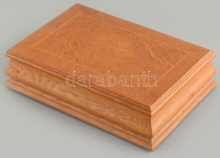 Fadoboz, kopásnyomokkal, 26x18x7cm