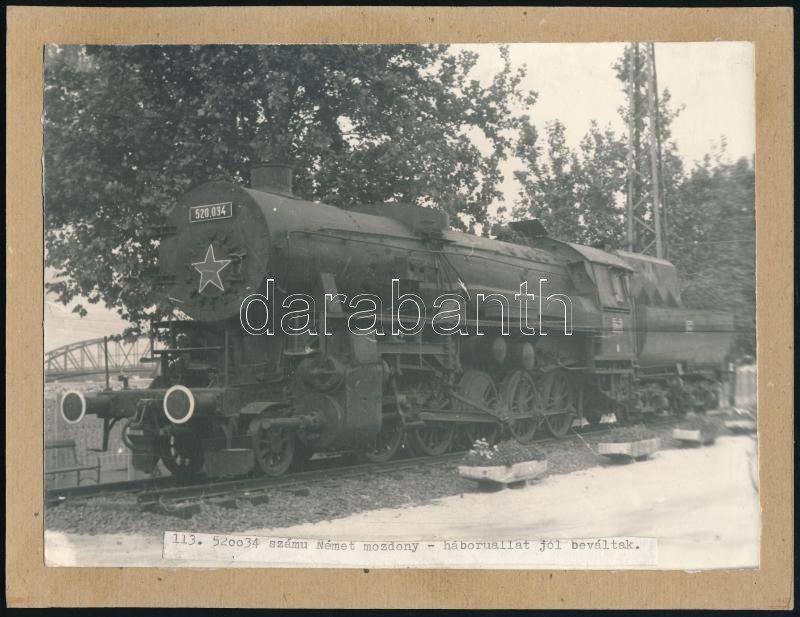 cca 1960 Az 520.034. sz. német mozdony, mely a háborúban jól bevált, kiállított jármű fotója kartonon, 17,5×23,5 cm