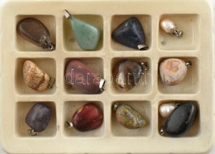 Vegyes ásványmedálok, cca. 12db