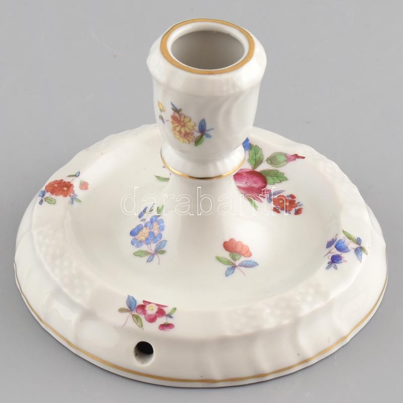 Herendi virágmintás gyertyatartó. Kézzel festett, jelzett, minimális kopással, d. 13 cm, m: 9,5 cm