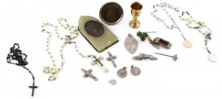 Kis tasaknyi vegyes kegytárgy, közte régebbi darabok