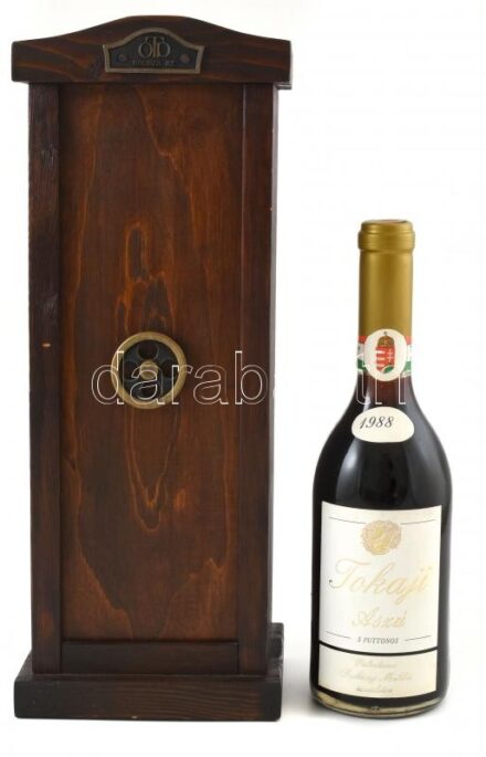 1988 Tokaji 5 puttonyos Aszú, 13Vol%, 500ml, Fa bortartóban.