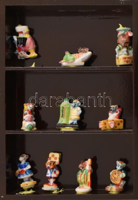 Francia mini porcelán figurák dobozban.