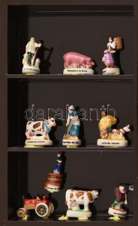 Francia mini porcelán figurák dobozban.