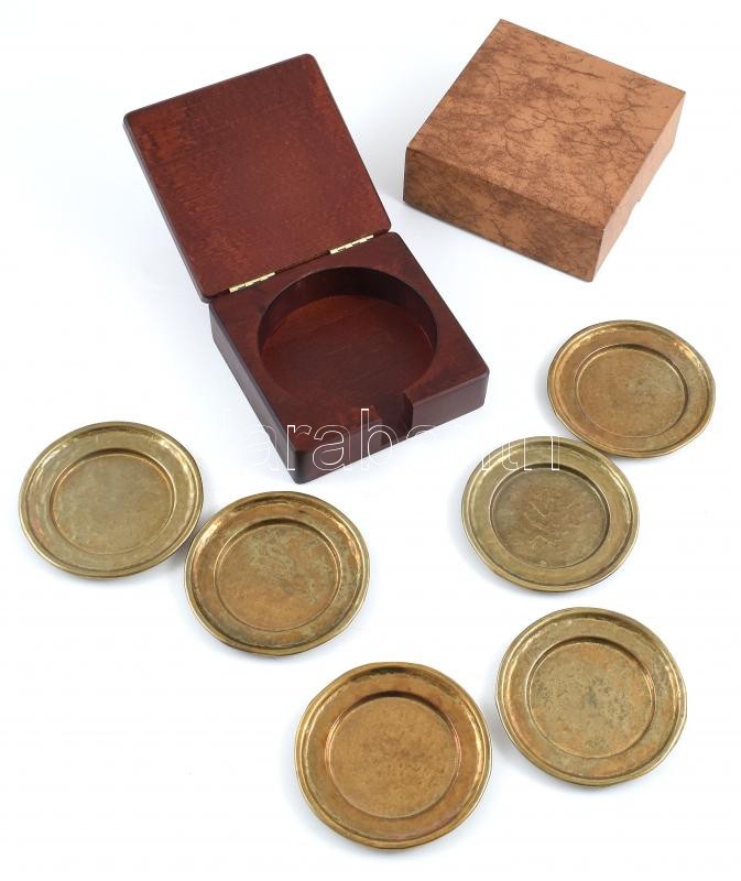 6 darab réz alátét fa dobozban, díszdobozban, d: 10 cm