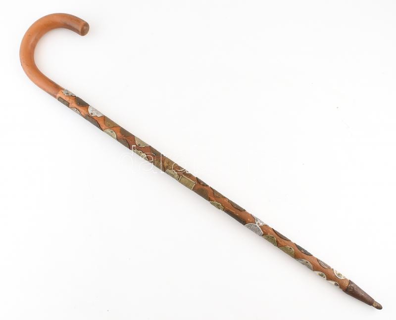 Régi túrabot 36 darab bot jelvénnyel (Budapes Gugger 377m, Jánoshegyi Erzsébet kilátó, Gödöllő, Pécs, Esztergom, Galyatető, Balatonföldvár, Tihany, Bükk, Makkos Mária, Zugliget Disznófő, Máriaremete, Kecskemét, Szentendre,