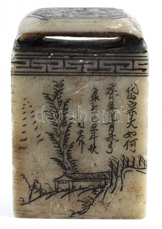 Kínai, faragott kő pecsétnyomó, rajta faragott Dai Zong. 4,5x3x1,8 cm. Dai Zong a kínai irodalom négy nagy klasszikus regényének, a Vízparti történet egyik szereplője. A 108 Liangshan-hős közül a 36 égi szellem közül a 20. helyen - Image 3