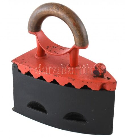 Munkácsi vasgyár vasaló, festett, kopott, sérült, jelzett, m:23cm