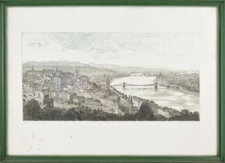 Csurgói Máté Lajos (1931-2001): Budapesti panoráma. Rézkarc, papír, jelzett, számozott (71/100). Lap széle kissé foltos. Üvegezett fakeretben. 25×50 cm
