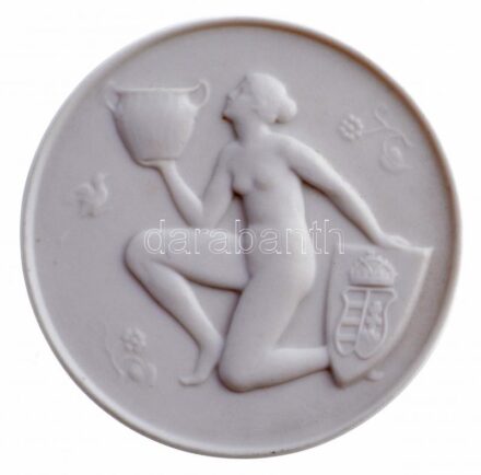 DN 'Emlék a herendi porcelángyárból, mely 1839-ben alapíttatott' bisquit porcelán plakett (78mm) T:1-