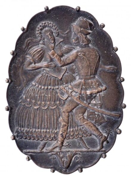 DN 'Pár népviseletben' jelzetlen Ag jelvény, hátlapon vízszintes tűvel. Szign.: T.Gy. (25,11g/66x48mm) T:2