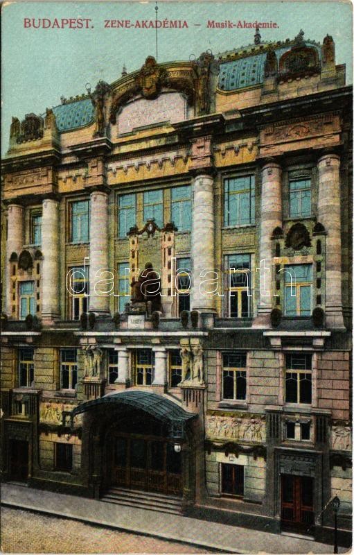 Budapest VI. Zene Akadémia bejárata felett Liszt szobor (EK)