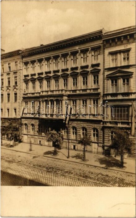 Budapest VIII. Egyetemek Kórház Egylete. Üllői út 20-22.