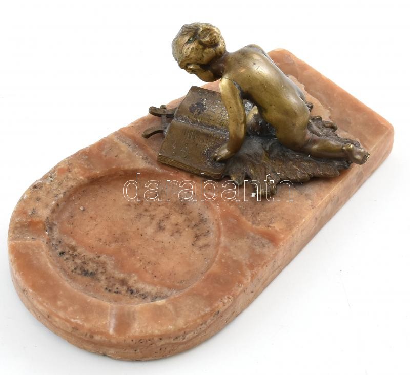 Jelzés nélkül: Kottát olvasó kislány. Öntött, patinázott bronz, márvány hamutál talapzattal, kopott, m:10 cm