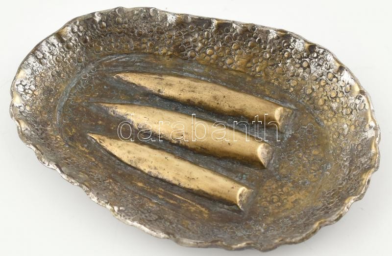 Fém hamutartó, kopásnyomokkal, 14×10 cm